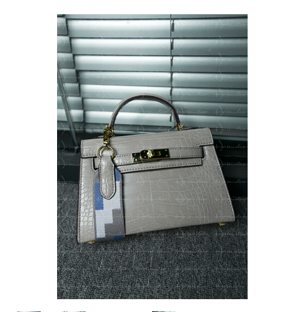 Fashion slung classic handbag