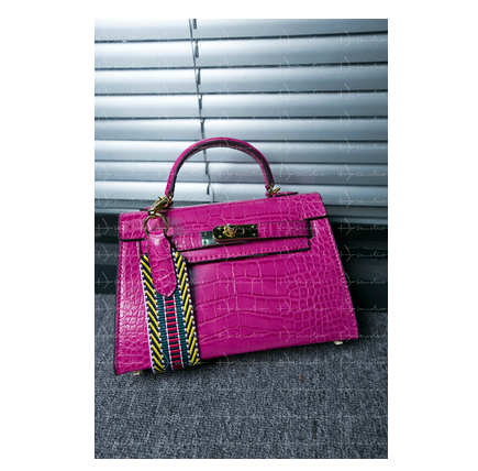 Fashion slung classic handbag