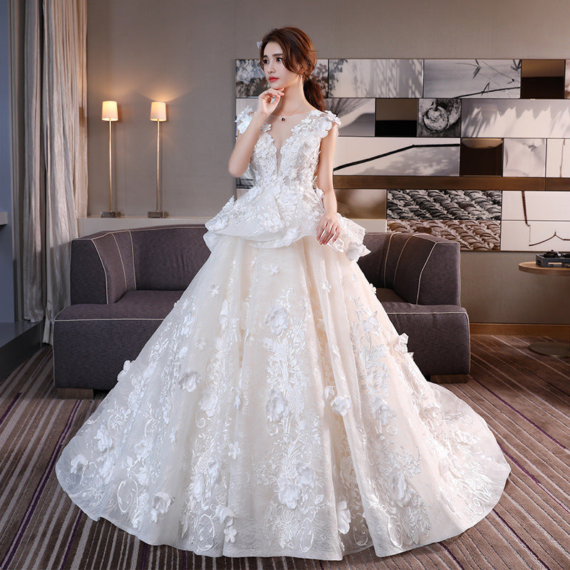 Elegant Princess Bride wedding dress