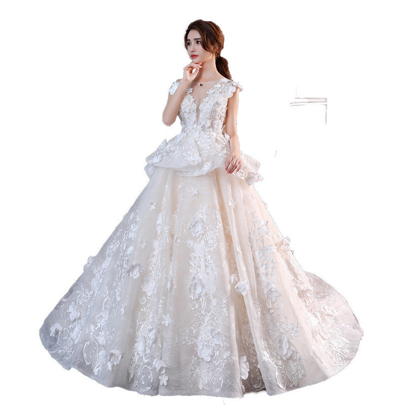 Elegant Princess Bride wedding dress