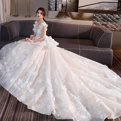 Elegant Princess Bride wedding dress