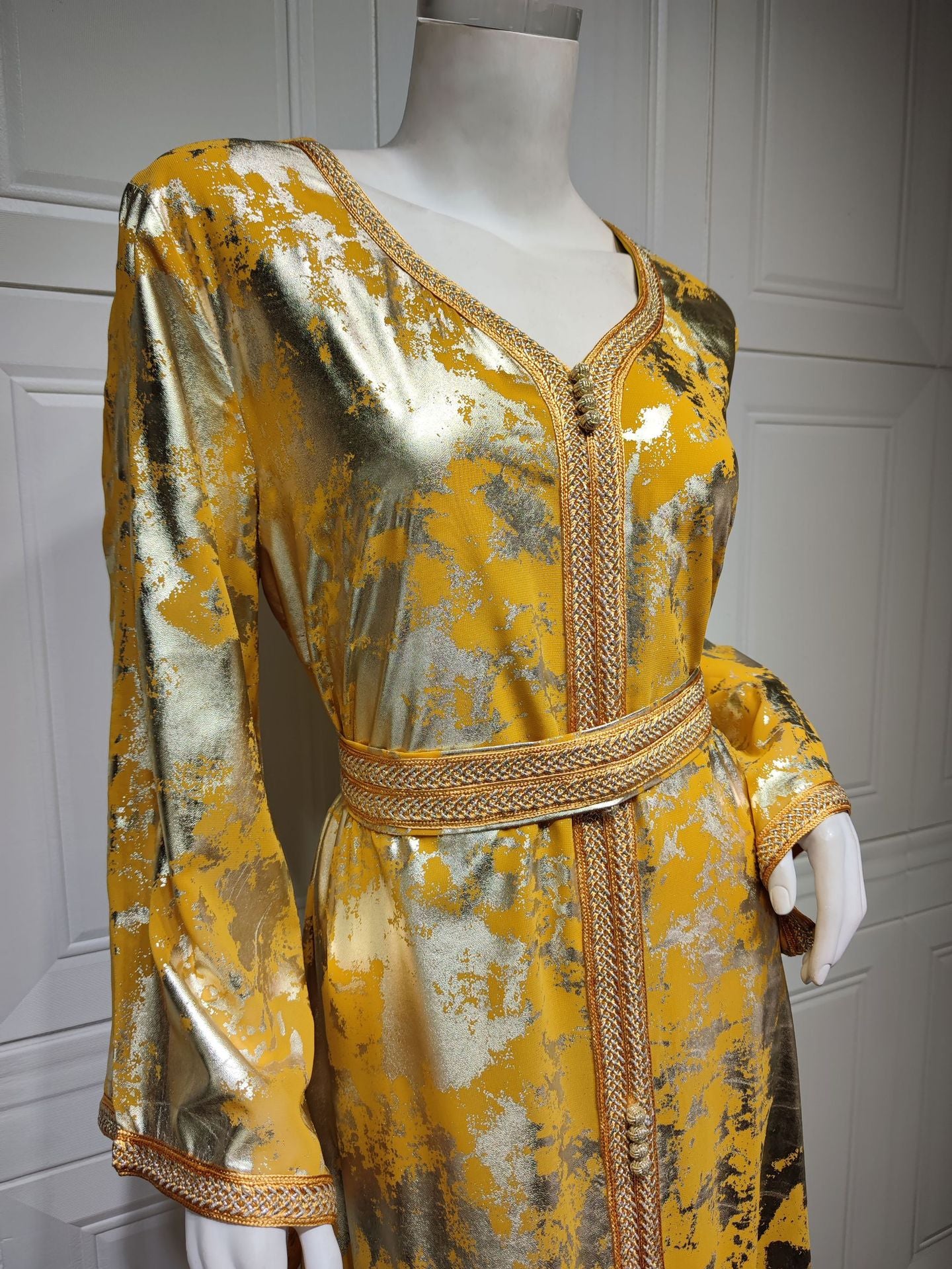 Gilded Robe Women's Set with Belt