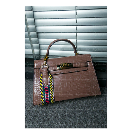 Fashion slung classic handbag