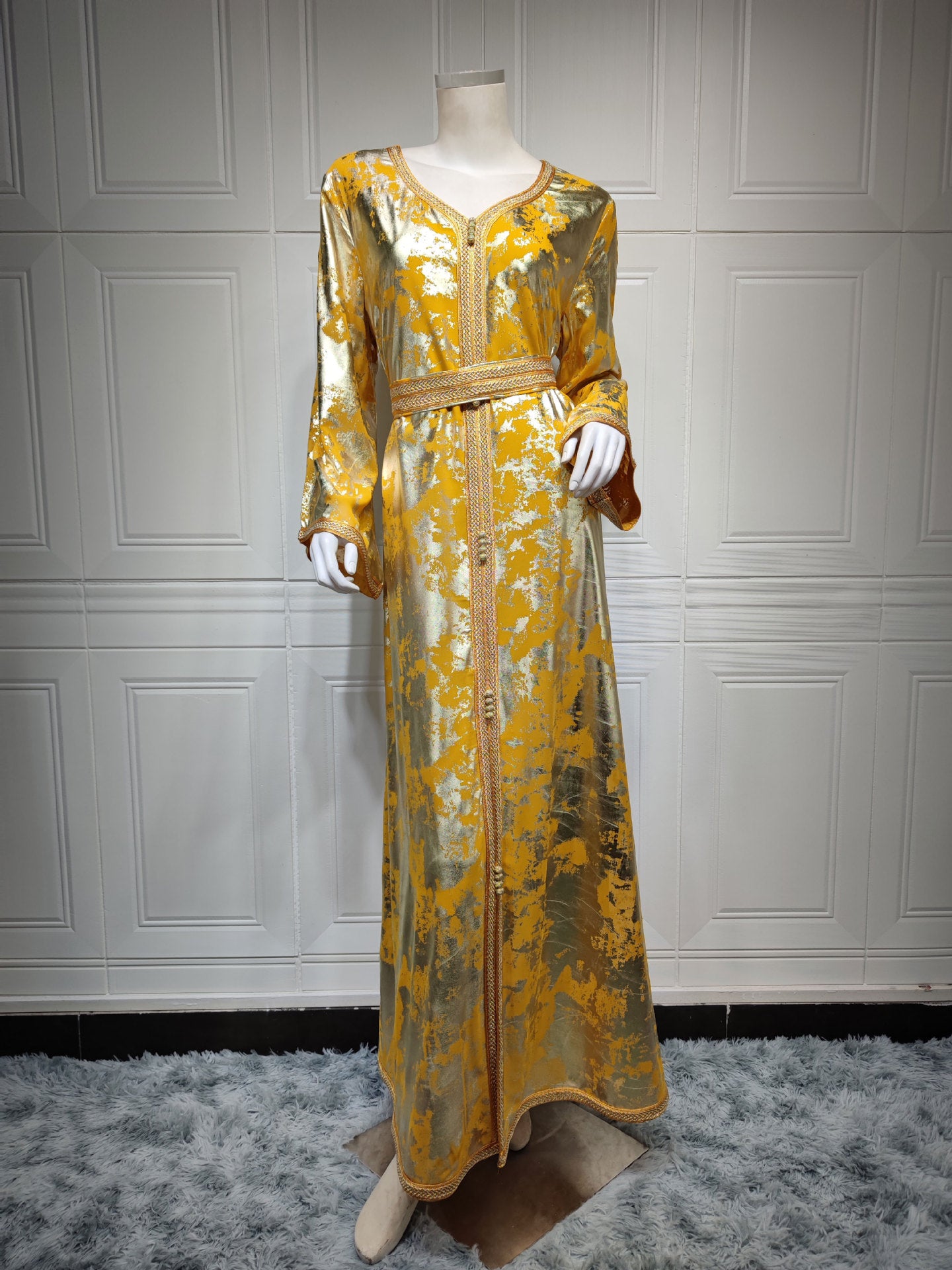 Gilded Robe Women's Set with Belt